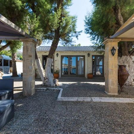 Villa Proto Helidoni - A Cozy Beachfront Villa Pétresz Kültér fotó