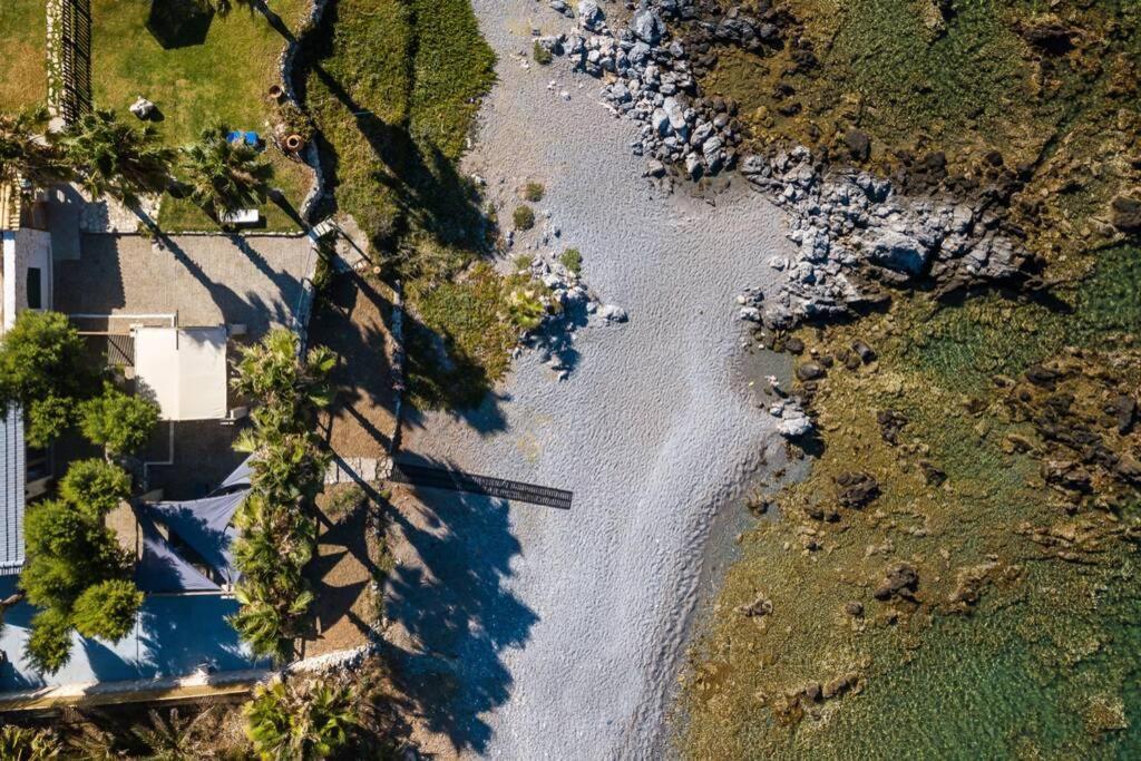 Villa Proto Helidoni - A Cozy Beachfront Villa Pétresz Kültér fotó