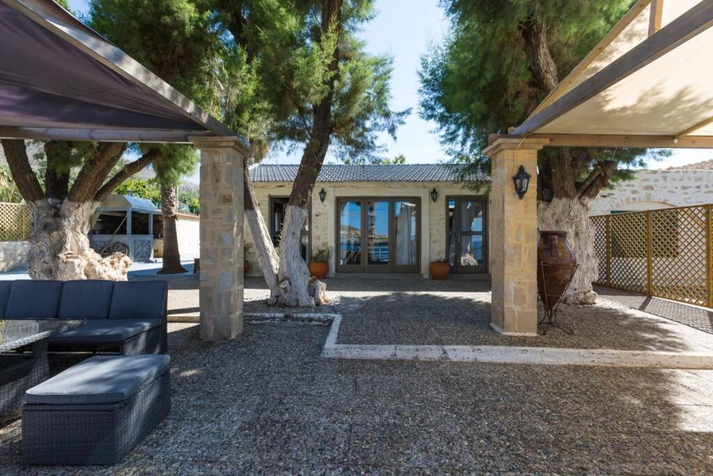 Villa Proto Helidoni - A Cozy Beachfront Villa Pétresz Kültér fotó