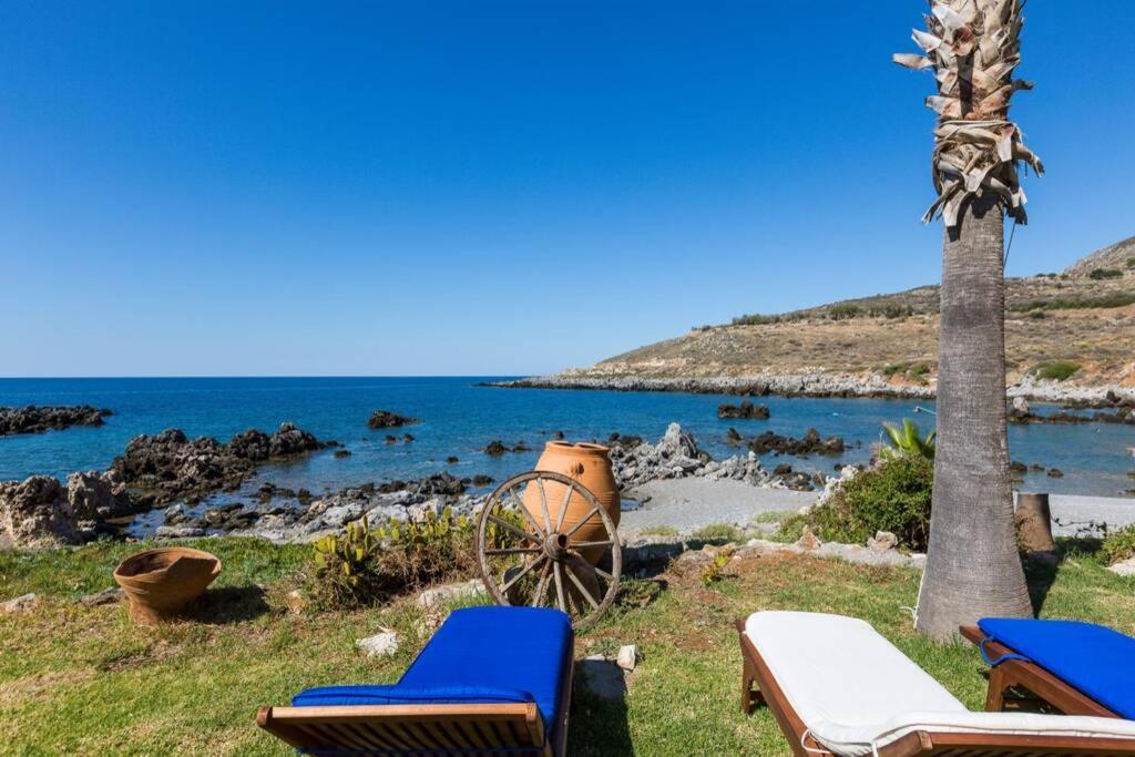 Villa Proto Helidoni - A Cozy Beachfront Villa Pétresz Kültér fotó