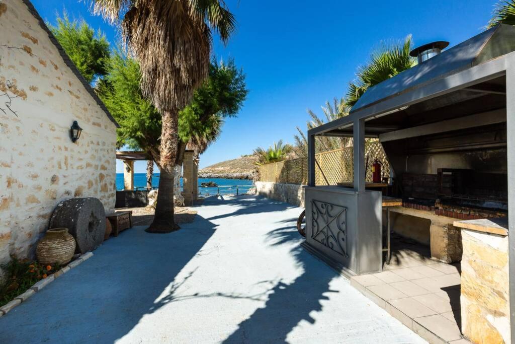 Villa Proto Helidoni - A Cozy Beachfront Villa Pétresz Kültér fotó