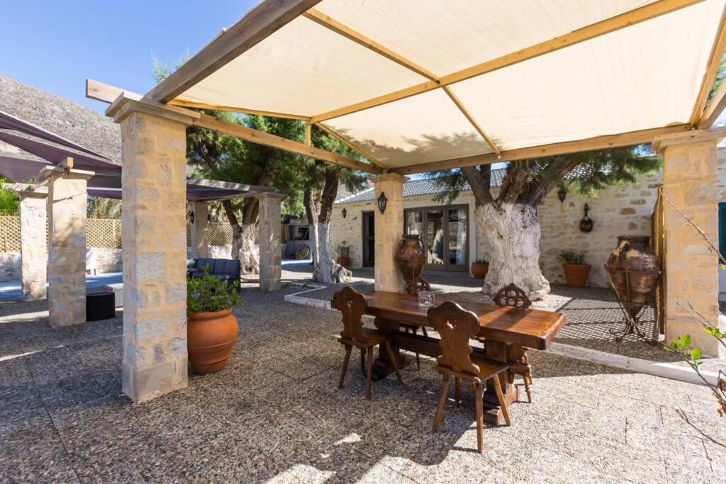 Villa Proto Helidoni - A Cozy Beachfront Villa Pétresz Kültér fotó