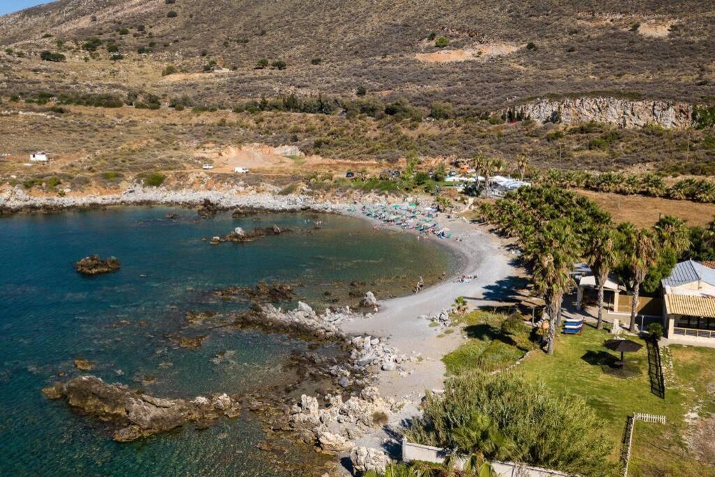 Villa Proto Helidoni - A Cozy Beachfront Villa Pétresz Kültér fotó