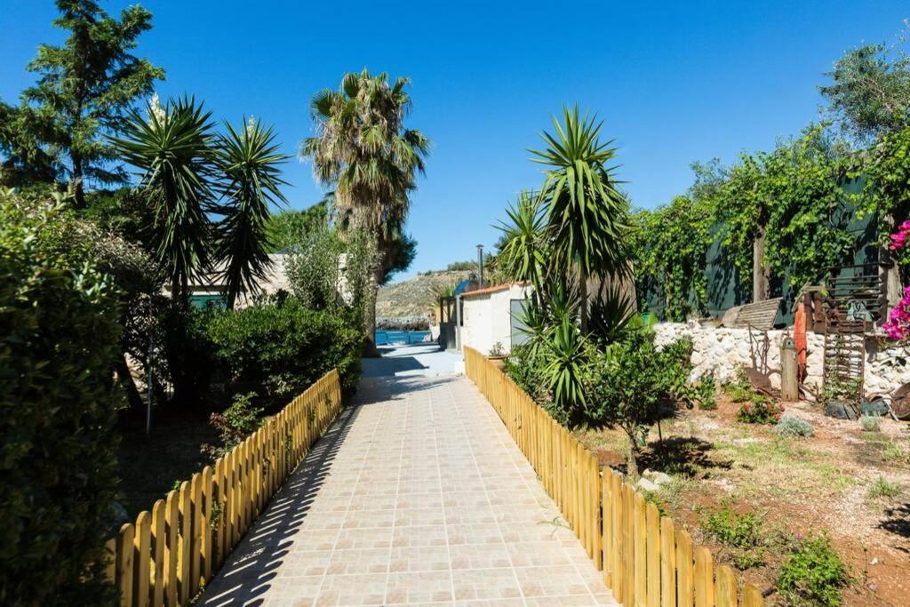 Villa Proto Helidoni - A Cozy Beachfront Villa Pétresz Kültér fotó