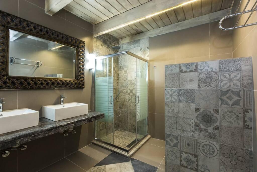 Villa Proto Helidoni - A Cozy Beachfront Villa Pétresz Kültér fotó