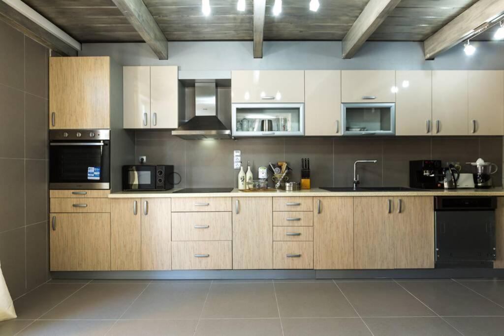 Villa Proto Helidoni - A Cozy Beachfront Villa Pétresz Kültér fotó