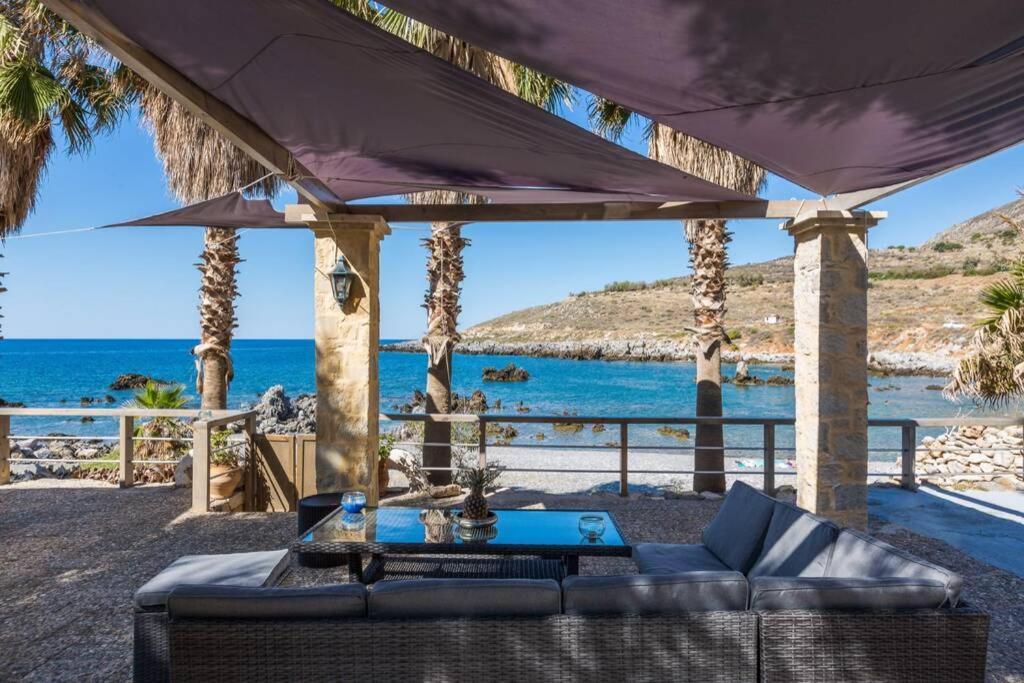 Villa Proto Helidoni - A Cozy Beachfront Villa Pétresz Kültér fotó
